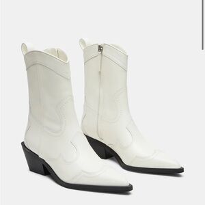 White leather Cowboy Bootie Steve Madden Women’s 6 New